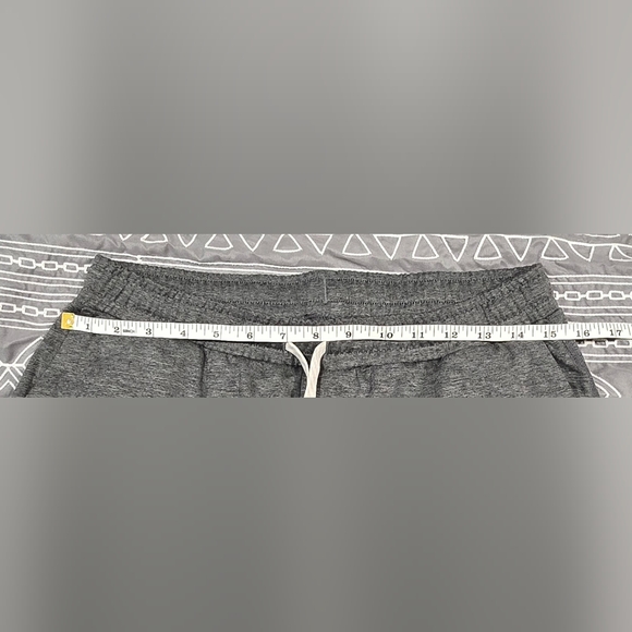 SOLD!!!!! Vuori Sunday Performance Grey Joggers Size Large - Picture 6 of 6